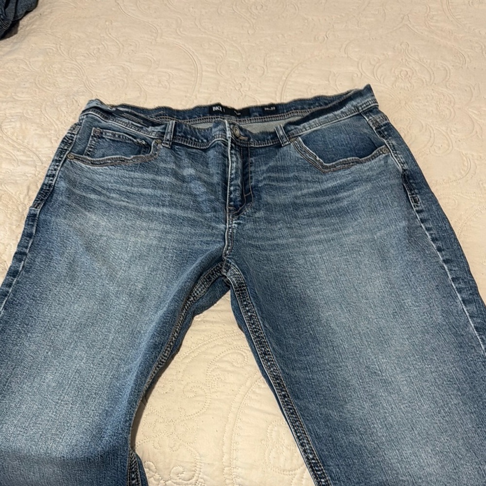 BKE Men's Light Blue Relaxed Jeans
